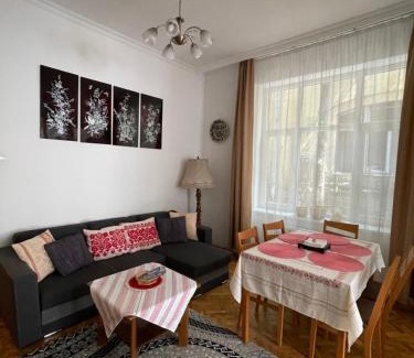 Istvanmezo Apartment | Family Home