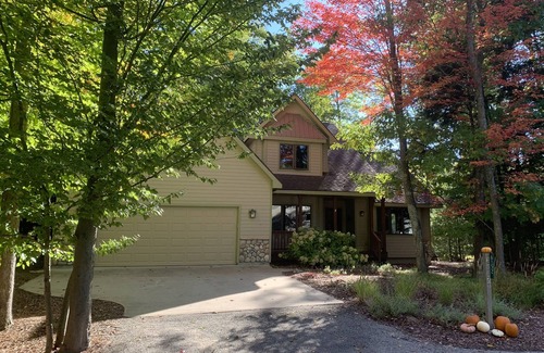 Empire House | Family home in the center of Glen Arbor!