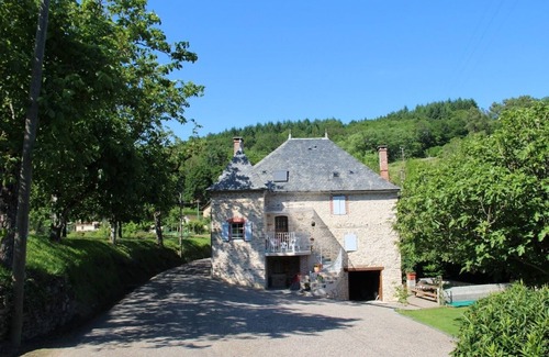 Altillac House | Family home in the countryside with swimming pool, air conditioning, tennis court - 12 to 15 people