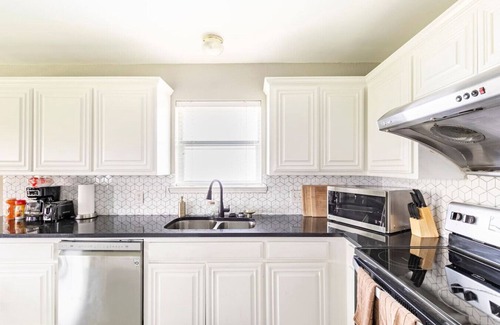Southeast Arlington House | Family Home| Large Patio| Game Room| AT&T Stadium