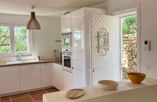 Almadraba-Canyelles House | Family home located 5 minutes' walk from the beach.