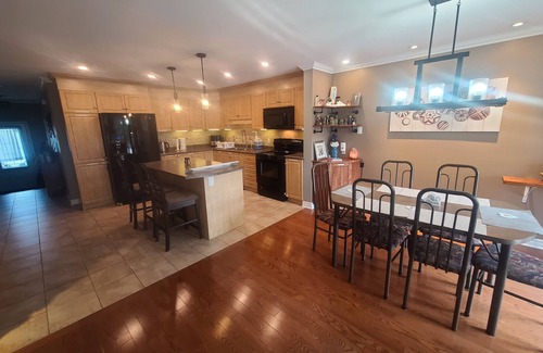 Limoges House | Family home near Calypso park