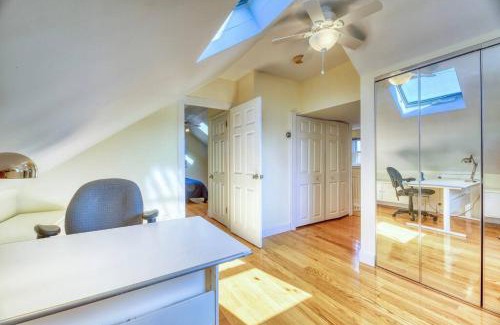 Glen Head House | Family Home near NY Beach - Private Workspace