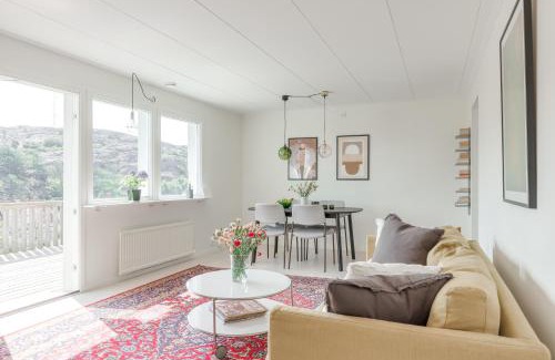 Skaerhamn Villa | Family home near the ocean, with large patio & BBQ