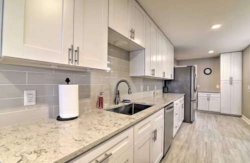 Orient Park House | Family Home on Bellows Lake, with new pool. 6505 Walton Way