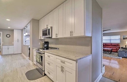 Orient Park House | Family Home on Bellows Lake, with new pool. 6505 Walton Way