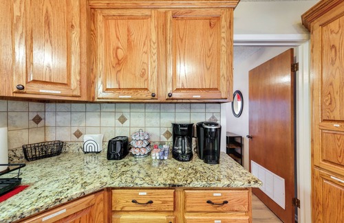 Chico House | Family Home on Lake Bridgeport: Pets Welcome!