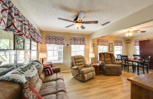 Chico House | Family Home on Lake Bridgeport Pets Welcome!