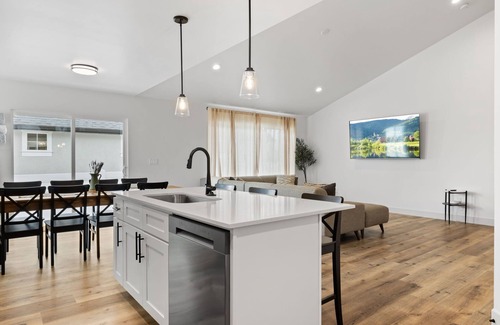 Orem House | Family Home Orem 4BD w/Hot Tub