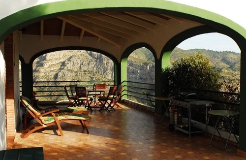 Villalonga House | Family home overlooking the Serpis River, 100% Nature