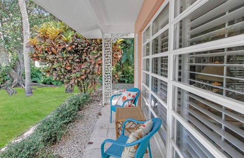 Saint Armands Key House | Family Home St Armands Key- Walking distance LIDO BEACH & shops!