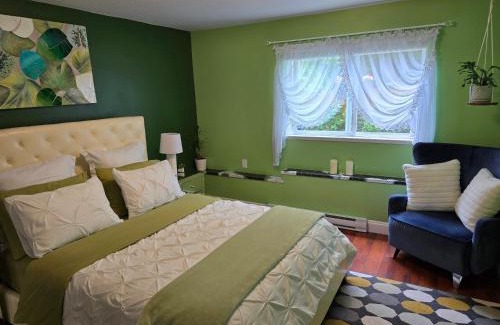 District of North Vancouver Apartment | Family Home - Suite