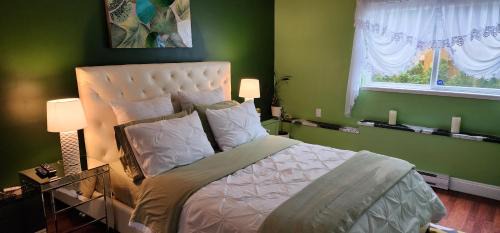District of North Vancouver Apartment | Family Home - Suite