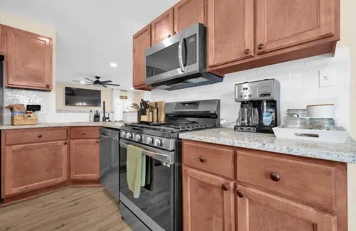 Lilburn House | Family Home w BBQ, GameRm & Fire pit/Pet Friendly