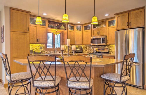 Effingham House | Family Home w/Deck on Lake Sara: Pets are Welcome
