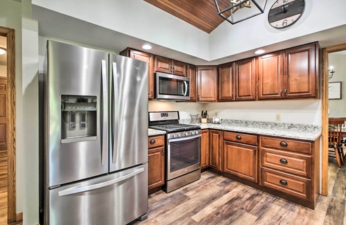 Janesville House | Family Home w/Deck, Yard, Dock on Rock River