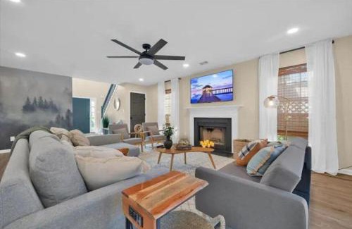 Lilburn House | Family Home w FirePit GameRm Patio BbqGrill