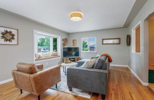 Dupont House | Family Home W Game Room & Backyard