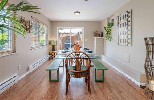 Dupont House | Family Home W Game Room & Backyard