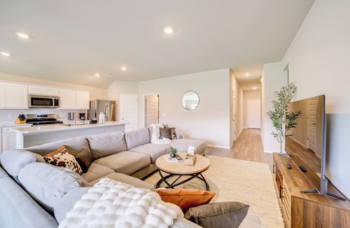 Broken Arrow House | Family Home w/Large Yard & Patio in Broken Arrow!