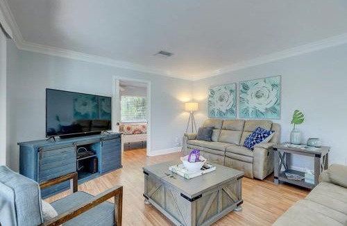 Port Saint Lucie House | Family Home W Pool, Dining Room, And Golf View