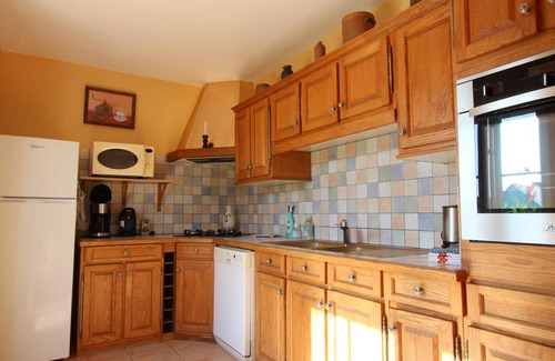 Orval sur Sienne Cottage | Family home with enclosed garden, Wifi and garage in Orval sur Sienne