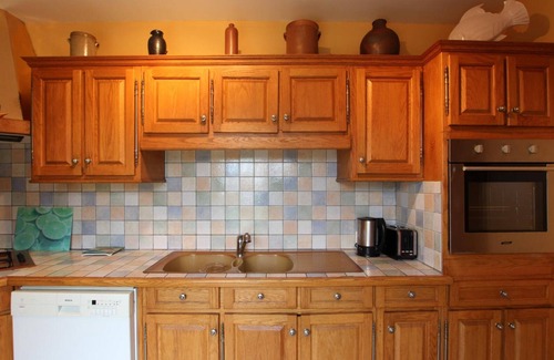 Orval sur Sienne Cottage | Family home with enclosed garden, Wifi and garage in Orval sur Sienne
