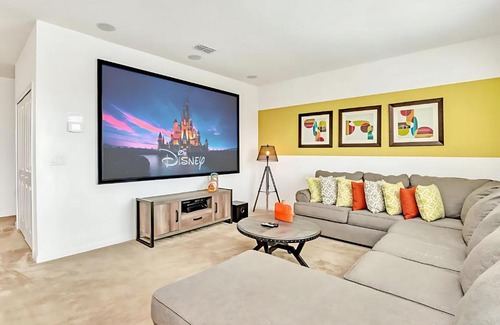 Kissimmee House | Family Home with Cinema Pool and BBQ Near Disney