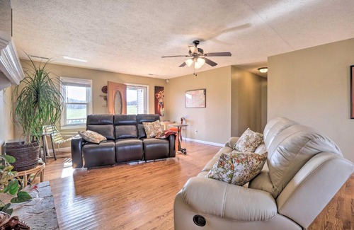 Monticello House | Family Home with Deck, 2 Mi to Lake Cumberland