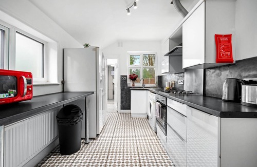 Stonnall House | Family Home with Garden in Prime Birmingham location