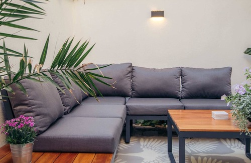 Brederode House | Family home with garden, jacuzzi & bbq