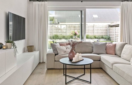 Oedelem House | Family home with garden in the countryside