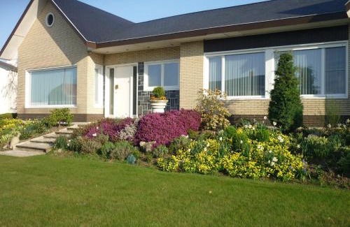 Ruiselede House | Family Home with Garden