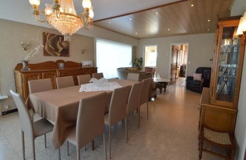 Ruiselede House | Family Home with Garden