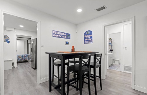 Gainesville House | Family Home with Pac Man, Relax