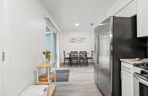Gainesville House | Family Home with Pac Man, Relax