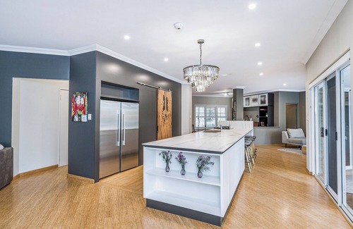 The Vines House | Family home with pool, spa and games room. Perfect for a retreat or bridal party