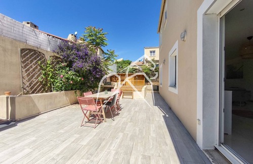 Cournonsec House | Family home with pool 15mns from the Mediterranean!