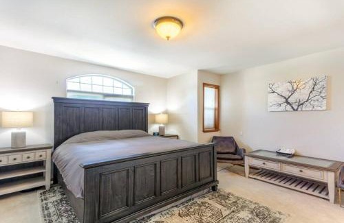Post Falls House | Family Home With Pool Table - Fall Weekly Savings