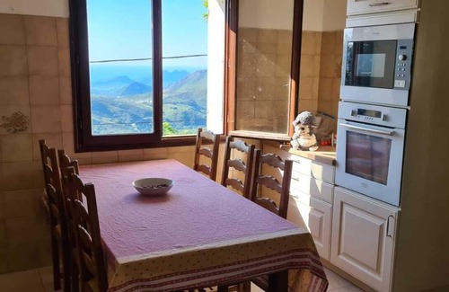 Rutali House | Family home with sea view near St-Florent