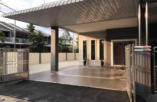 Pengkalan Aor House | Family Homestay