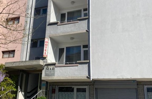 Petrich House | Family Hotel "May"