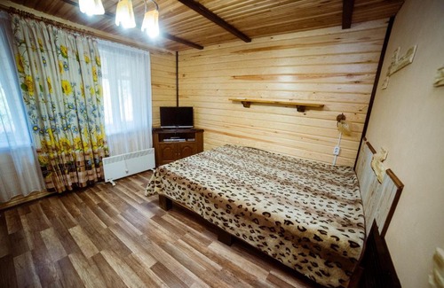 Shchurove House | Family Hotel Shalet