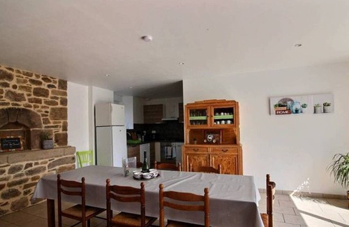 Plorec-sur-Arguenon House | Family house and renovated old bakehouse