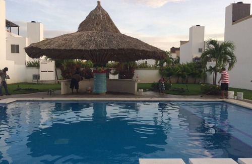 Acapulco House | Family House in Acapulco; 6 bedroom/bath, terrace/hunting, 2cars and swimming pool