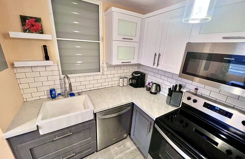 Aguada House | Family house 2 miles to the beach 10 min to downtown Rincon, pool w/swim up bar