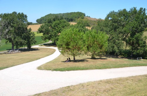 Riguepeu Cottage | Family house 8-16 instead, peace and nature, swimming pool and park, pets