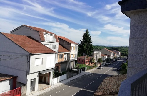 Maceda Condo | Family house, and jacuzi Parking, spectacular views of the Sierra