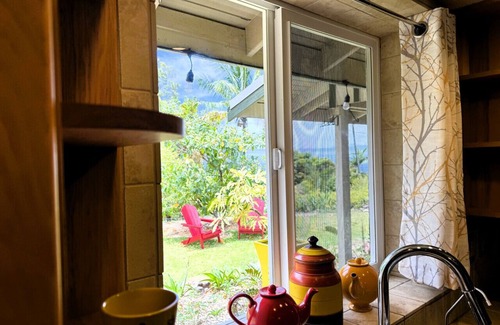 Kukuihaele House | Family House by the Waterfall - Private, Countryside, Waipio, Stream, WiFi, Laundry