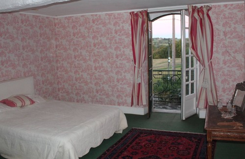 Beaumarches House | Family House Gers breathtaking view Pyrenees -10% ON JULY